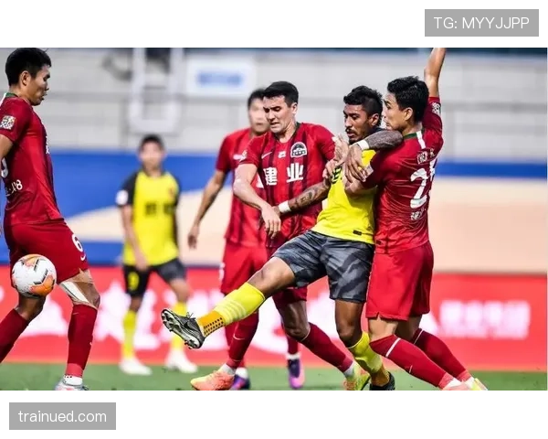 克罗斯加强中场传球节奏撕开防线 本赛季关键战显角色提升