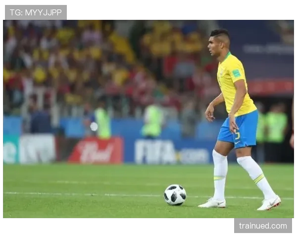 布斯克茨与卡塞米罗跑动区域分化驱动中场多点参与趋势